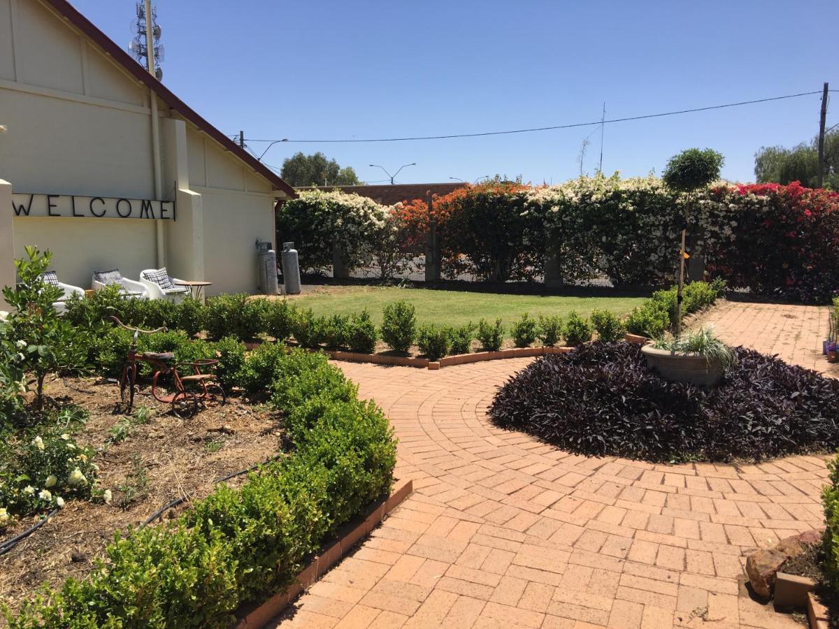Club Boutique Hotel Cunnamulla Exterior photo